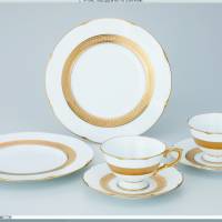 Charleroi 1662, 10-piece set: 23cm plate x 2, cup and saucer x 2, teaspoon x 2, cake fork x 2 (&#165;60,000 plus tax, discounted from &#165;90,800) | KYODO