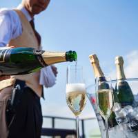 Guests can enjoy Champagne at the rooftop garden of Hotel Chinzanso Tokyo. | ISTOCK