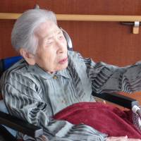 Japanese men and women placed second on the world’s average life expectancy list in 2016. Japan climbs to second in world life expectancy thanks to medical advances, suicide prevention steps