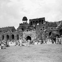 Muslim refugees evacuated from areas of unrest in New Delhi take shelter at the ancient walls of the Purana Qila fort on Sept. 17, 1947. 70 years after Partition, Indian-Pakistani tensions remain unresolved