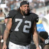 Raiders tackle Donald Penn Penn is coming off his second Pro Bowl season after being part of an offensive line that allowed a league-low 18 sacks in 2017. Raiders left tackle Penn ends 26-day holdout