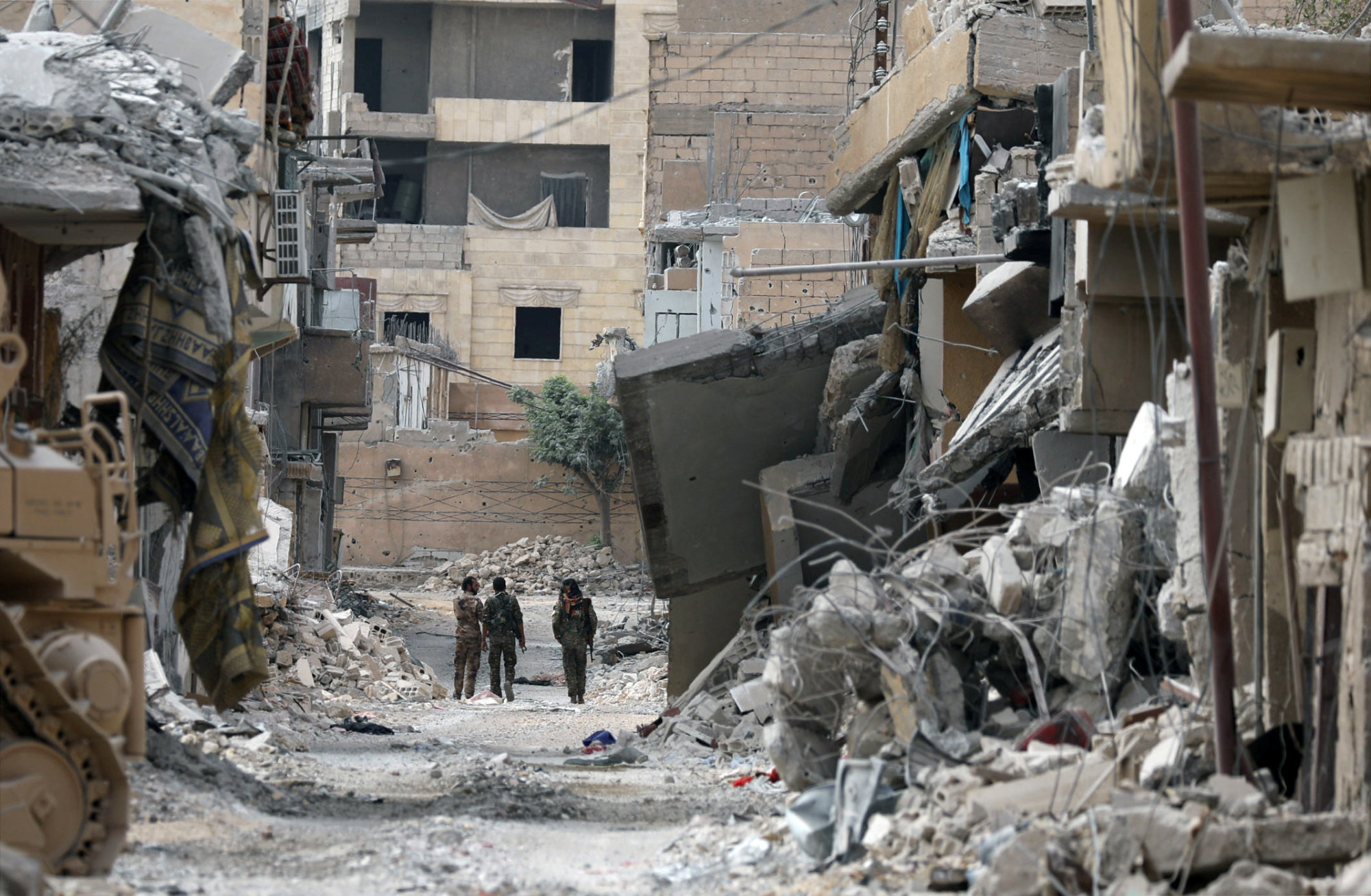 U.S.-backed forces in ‘final stages’ of taking Islamic State’s Raqqa bastion, move on oil fields