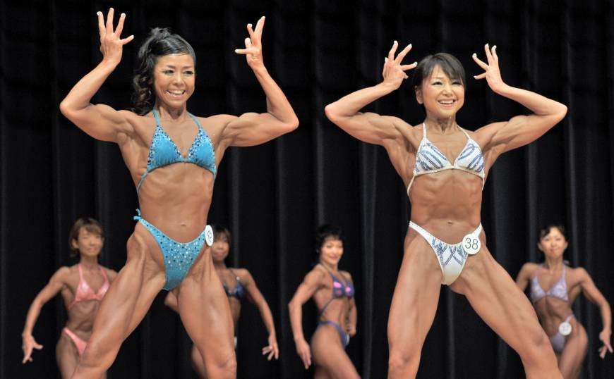 Ayako Kuno (left) takes part in the Japan Open women