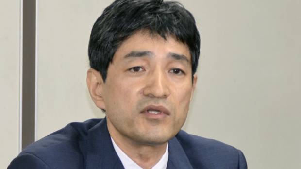 Former Aum Shinrikyo spokesman Fumihiro Joyu, now head of offshoot Hikari no Wa (Circle of Light), holds a news conference in the Tokyo District Court on Monday after the court ruled that state surveillance on the group was no longer necessary. Court lets Aum splinter group Hikari no Wa off surveillance but keeps Aleph in check