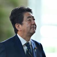 Shinzo Abe Abe to lay out general snap election plan on Monday