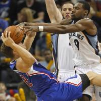 Tony Allen, seen in action for the Memphis Grizzlies in 2014, is joining the New Orleans Pelicans. Pelicans finalize deal with guard Allen