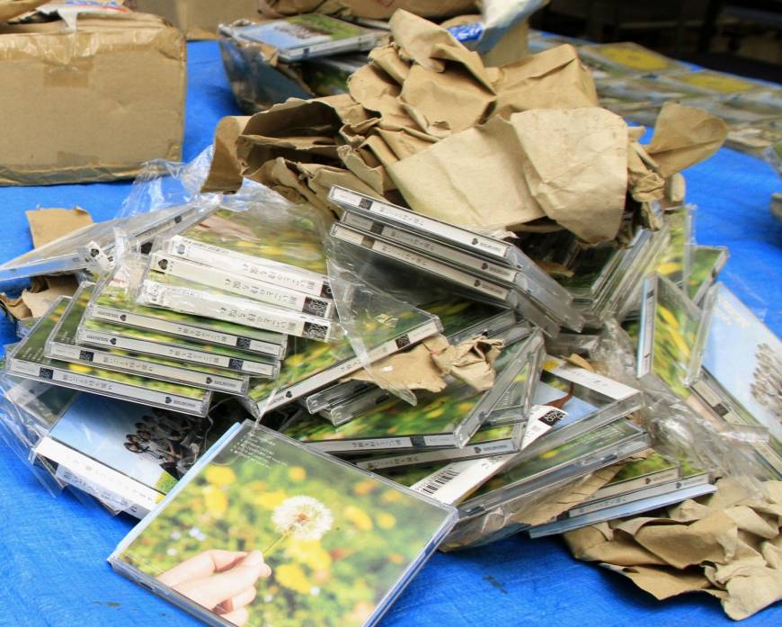 AKB48 Fan Charged with Illegally Dumping 585 CDs | ARAMA! JAPAN