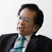 Etsuro Honda, an economic adviser to Prime Minister Shinzo Abe, is calling for fresh blood at the top of the Bank of Japan as current Gov. Haruhiko Kuroda is expected to be reappointed to another term. Outspoken adviser to Abe urges regime change at BOJ
