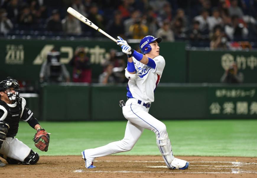 Lee Junghoo delivers gamewinning triple in sixth inning as South