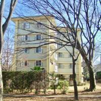Apartments for life: On average, about 10 tenants, most of whom are elderly, die in the Tokiwadaira apartment complex in Matsudo, Chiba Prefecture, every year. This is down from 15 years ago, when the average was 20. Can a death kill property value?