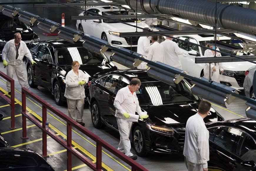In Spite Of Teslas Full Embrace Robots Honda Still Relies On Human Touch
