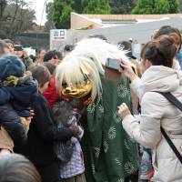 Shishimai lion dances can be enjoyed at Ueno Zoo on Jan. 2 and 3. Traditional events to welcome Year of the Dog