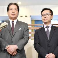 Kibo no To Secretary-General Motohisa Furukawa (right) and his Democratic Party counterpart Teruhiko Mashiko speak to reporters Sunday in Tokyo. Two Japanese parties to form alliance, become Diet's largest opposition force