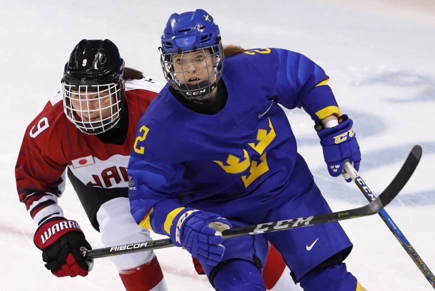 Aina Takeuchi of Japan and Emmy Alasalmi of Sweden during a women