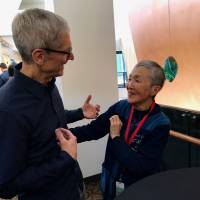 Masako Wakamiya talks with Apple Inc. CEO Tim Cook ahead of Apple’s Worldwide Developers Conference in San Jose, California, on June 5. Kanagawa computer programmer, 82, recognized worldwide for efforts to keep seniors digitally engaged