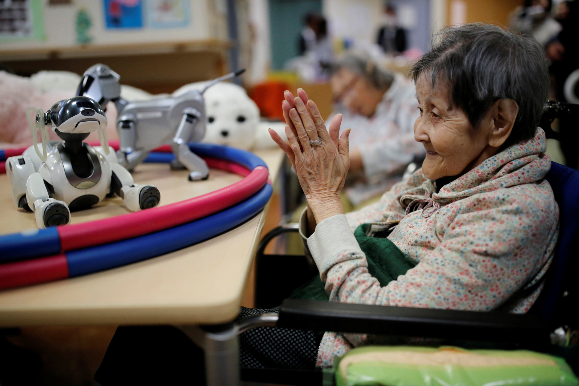 ude af drift Bliv oppe Karriere Robots making inroads in Japan's elder care facilities, but costs still  high | The Japan Times