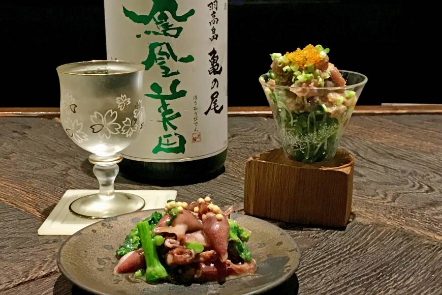 Know by Moto Fare with flair: Know by Moto pairs premium nihonshu with inventive side dishes, in a space that feels more like a cool cafe than a traditional tavern. | ROBBIE SWINNERTON