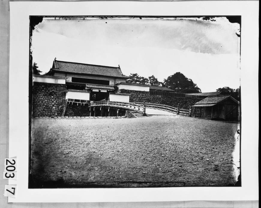 The Otemon gate of Edo Castle is seen from outside the fort in 1871 in this photo taken by Yokoyama Matsusaburo.