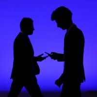 Don't be shocked at spies tracking your cellphone