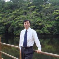Qing Li is a doctor at Nippon Medical School and president of the Japanese Society of Forest Therapy. Stressed out? Bathing in the woods is just what the doctor ordered