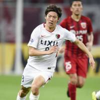 Kashima Antlers’ Shoma Doi, seen in action on Wednesday, scored a goal in a 2-1 loss to Suwon Samsung Bluewings in an Asian Champions League match in Seoul. The Antlers moved on to the quarterfinals. Kashima, Suwon reach Asian Champions League quarterfinals