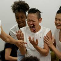 The success “failure”: Aya Ogawa (center) in her plays “Failure Sandwich.” Playwright Aya Ogawa: Seeing theater as a stage for cultural identity