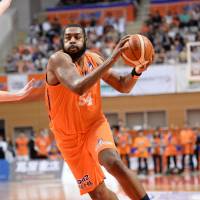 Reigning B. League scoring champion Davante Gardner is returning for a third season with the Niigata Albirex BB. Niigata re-signs sharpshooter Davante Gardner; NeoPhoenix icon Masahiro Oguchi calls it quits