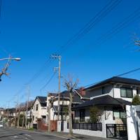 The percentage of people in Japan who have considered living with or close to their parents is nearly double the share of parents who have had similar thoughts regarding their children, according to a private-sector survey. Over 50 percent of people in Japan have considered living with or near their parents