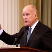 Jerry Brown California lawmakers pass strict 'net neutrality' bill