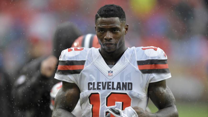 The New England Patriots have acquired wide receiver Josh Gordon from the Cleveland Browns for a fifth-round draft pick. Browns deal troubled receiver Josh Gordon to Patriots