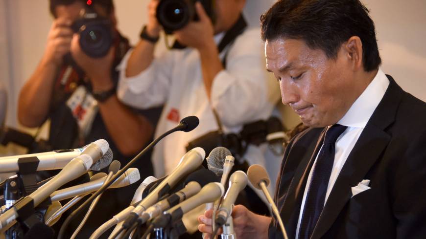 Takanohana holds a news conference in Tokyo’s Roppongi district on Tuesday. Takanohana steps down from JSA