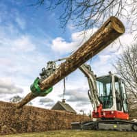 The new Takeuchi TB225 is a market first 2.5-tonne class mini excavator with expandable tracks, allowing it to become the new performance leader in towable mini excavators.