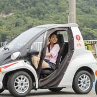 GEOCOMS, the first ultra-small electric vehicle for tourism in Japan