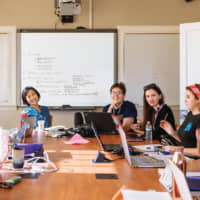 Sweet Briar College President Meredith (third from left) Woo with students | © SWEET BRIAR COLLEGE