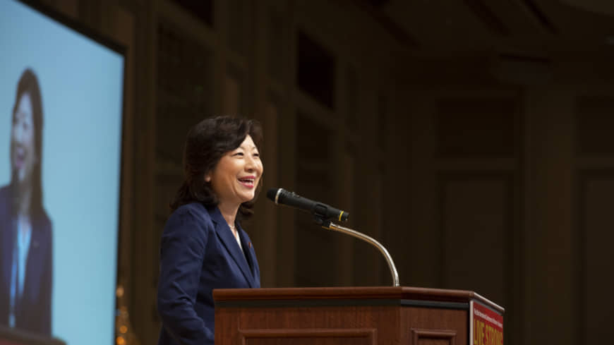 Seiko Noda, former internal affairs minister, speaks during last year's conference. Noda is scheduled to attend this year's conference. | ©INTERNATIONAL CONFERENCE FOR WOMEN IN BUSINESS