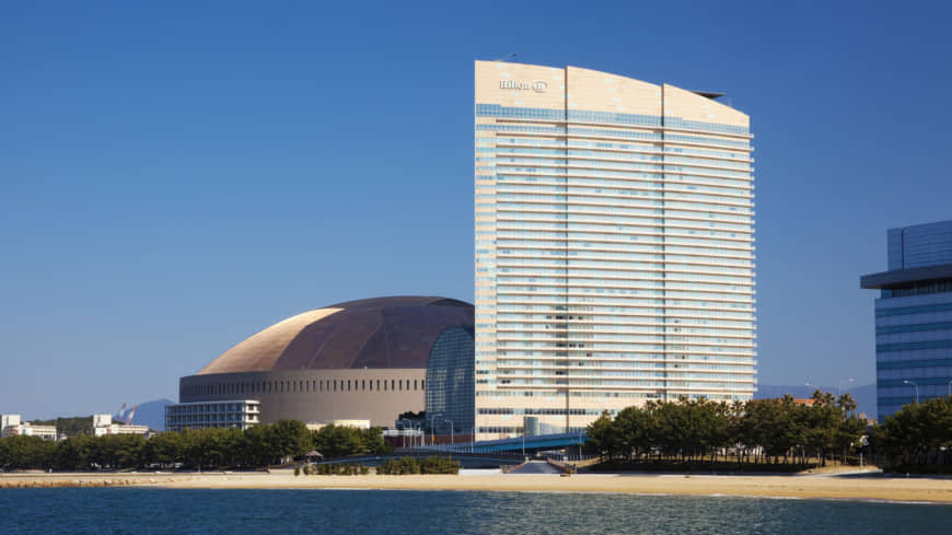 The Hilton Fukuoka Sea Hawk located in Seaside Momochi. | CITY OF FUKUOKA