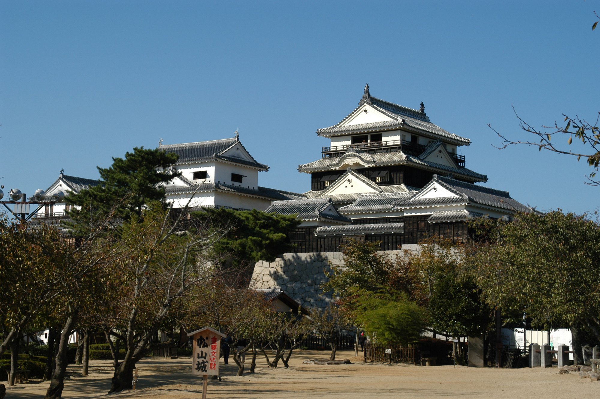 Visiting Matsuyama Castle and a soak in the nearby hot spring are popular activities for both tourists and locals.