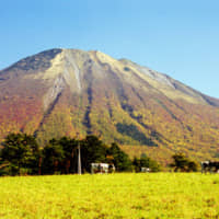 Daisen-Oki National Park is the symbol of Tottori Prefecture. The breathtaking landscape frames Mount Daisen, which is listed in Kyuya Fukada's book '100 Famous Japanese Mountains.'