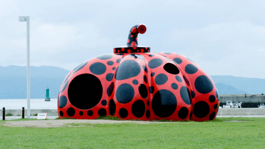 Yayoi Kusama's artwork 'Red Pumpkin' is exhibited on Naoshima Island at the Setouchi Triennale 2019. | 'RED PUMPKIN' ©YAYOI KUSAMA, 2006 NAOSHIMA MIYANOURA PORT SQUARE PHOTO / DAISUKE AOCHI