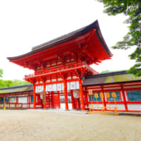 The main gate to Shimogamo Shrine in Kyoto | GETTY IMAGES