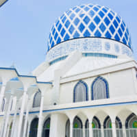The Blue Mosque, located in Selangor's capital city of Shah Alam, has an enormous blue and silver dome and is the largest religious dome in the world.  tourism selangor