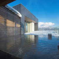 Chalet Ivy's luxurious penthouse offers a panoramic view of the iconic Mount Yotei as well as an outdoor hot spring. | CHALET IVY