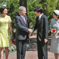 President of the Republic Sauli Niinisto and Jenni Haukio hosted Crown Prince Akishino and Crown Princess Kiko at Kultaranta on July 3. | © OFFICE OF THE PRESIDENT OF THE REPUBLIC OF FINLAND