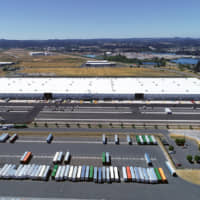 Located at the Mill Creek Corporate Center in Salem, Oregon, Amazon’s Fulfillment Center measures 1 million square feet and will eventually employ 1,000 people. | © SEDCOR