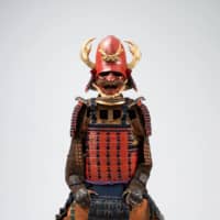 'Red-lacquered, blue-stringed suit of armor' produced in the Momoyama Period (1573 to 1615) | SUNTORY MUSEUM OF ART