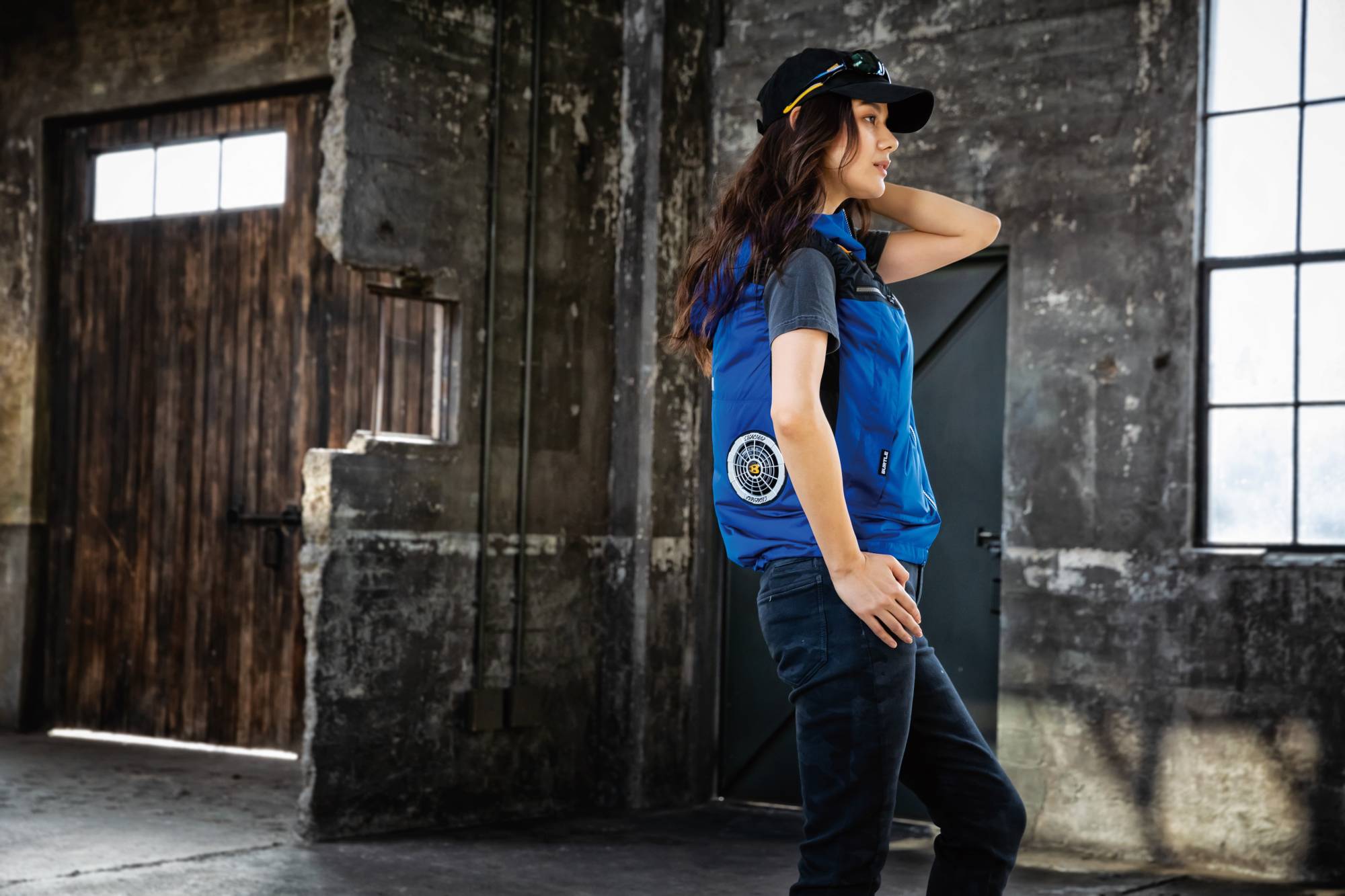 Уборка в шкафу. Одежда moving. Move ga ga вологда. Одежда moving. Fan fan одежда.