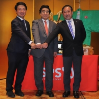 (from left) Kodai Ichihara, a professional golfer and the director of the players’ association of the JGTO, Haruhisa Handa, the founder and chair of ISPS Handa, Yutaka Urayama, manager of tournaments of the JGTO, gather at a press conference held in Tokyo on Oct 8.