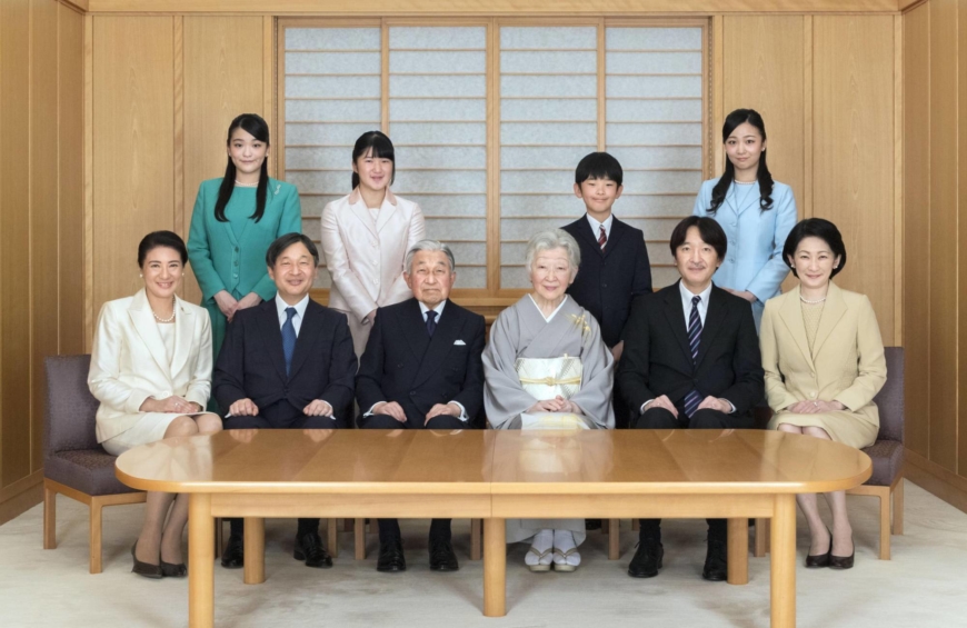 The imperial family is pictured at the Imperial Palace on Dec. 3, 2018. | IMPERIAL HOUSEHOLD AGENCY / VIA KYODO 