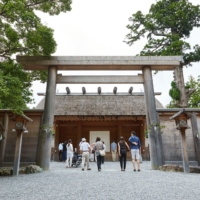 The Toyouke Daijingu outer shrine, or Geku, is dedicated to an
agricultural goddess who was enshrined 1,500 years ago | JNTO