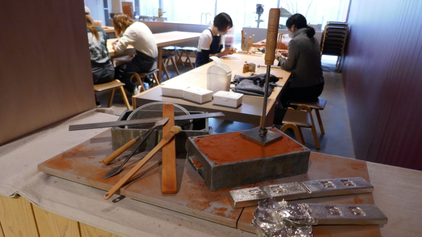 Nousaku foundry runs English-language workshops in which visitors can cast their own tinware items of choice. | JANE KITAGAWA